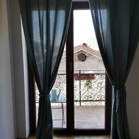 Sobe Pri Olivi *