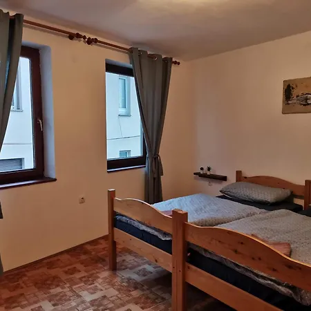 Sobe Pri Olivi *
