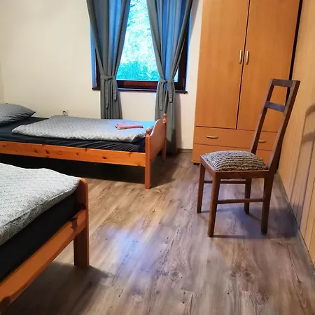 Sobe Pri Olivi *